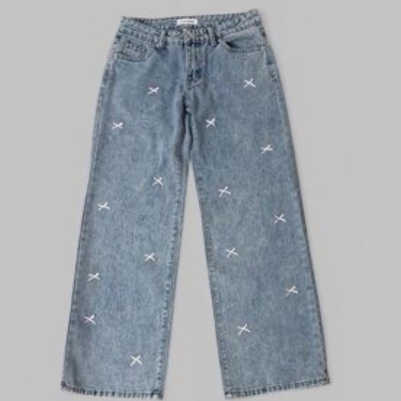 love soho Denim - Love Soho size 0 wide leg pink bow denim jeans